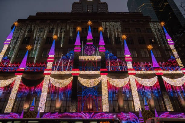NYC SAKS FIFTH AVENUE CHRISTMAS LIGHTSHOW